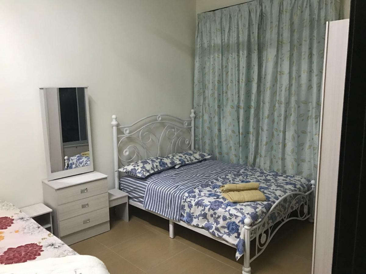 Villaparadise Homestay Batu Pahat Bagian luar foto